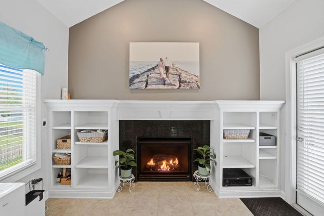 1101 Wild West Drive, Leclaire, IA 52753
