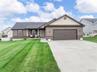 100 Kensington Palace Drive, Troy, MO 63379