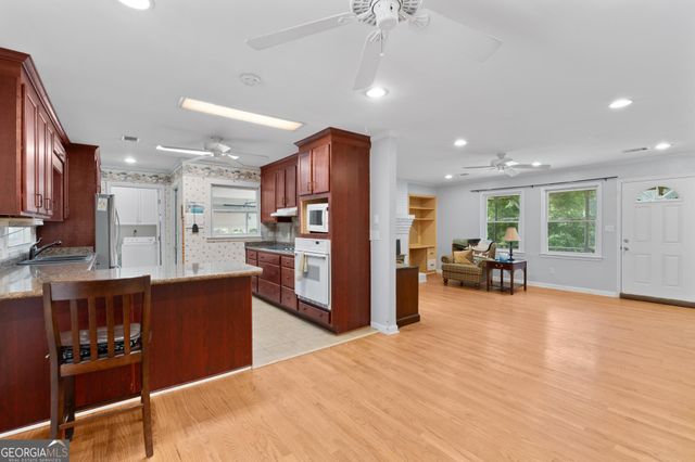 216 S Salem Drive, Mcdonough, GA 30253