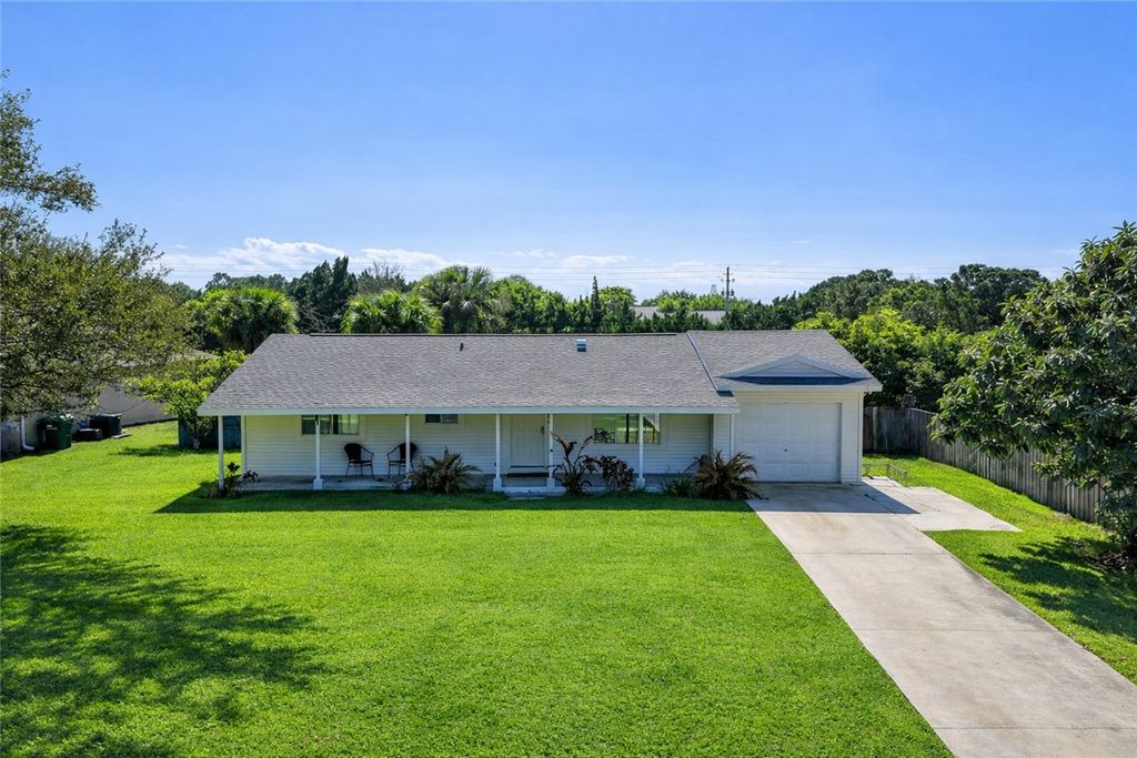 869 Wentworth Street, Sebastian, FL 32958