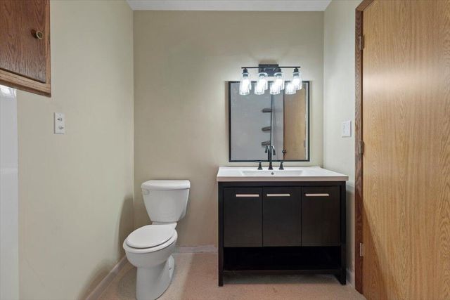 W5906 Valley PARKWAY, La Crosse, WI 54601