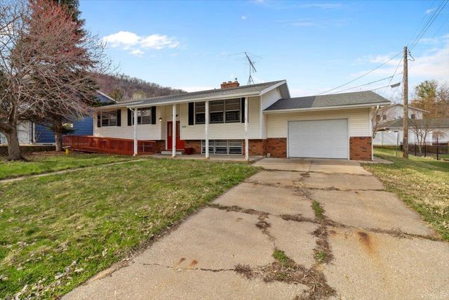 W5906 Valley PARKWAY, La Crosse, WI 54601