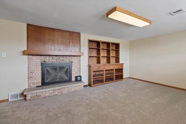 W5906 Valley PARKWAY, La Crosse, WI 54601