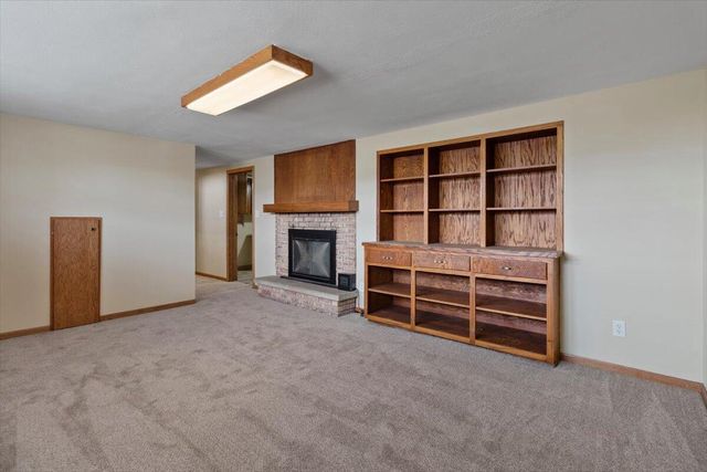 W5906 Valley PARKWAY, La Crosse, WI 54601