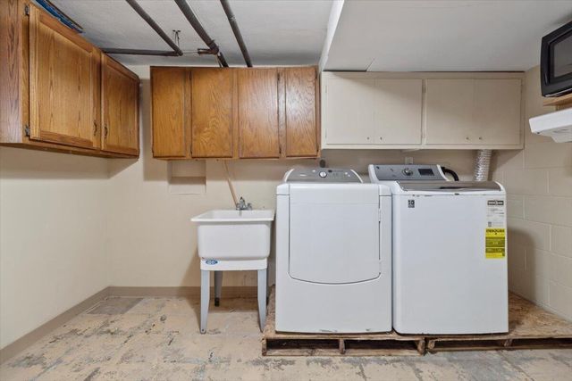 W5906 Valley PARKWAY, La Crosse, WI 54601