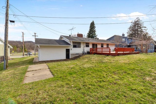 W5906 Valley PARKWAY, La Crosse, WI 54601