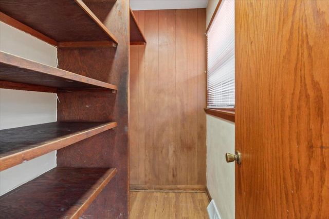 W5906 Valley PARKWAY, La Crosse, WI 54601
