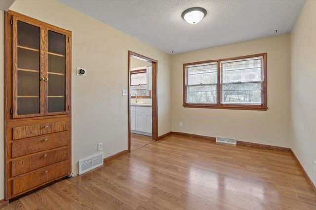 W5906 Valley PARKWAY, La Crosse, WI 54601