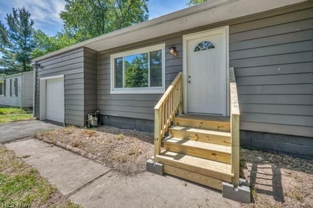 660 Rokeby Road, Eastlake, OH 44095