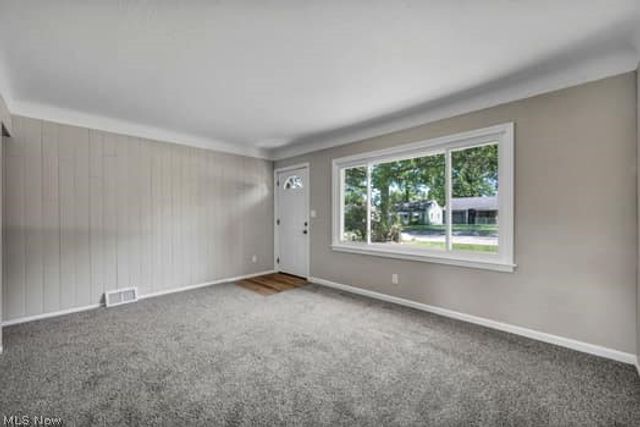660 Rokeby Road, Eastlake, OH 44095