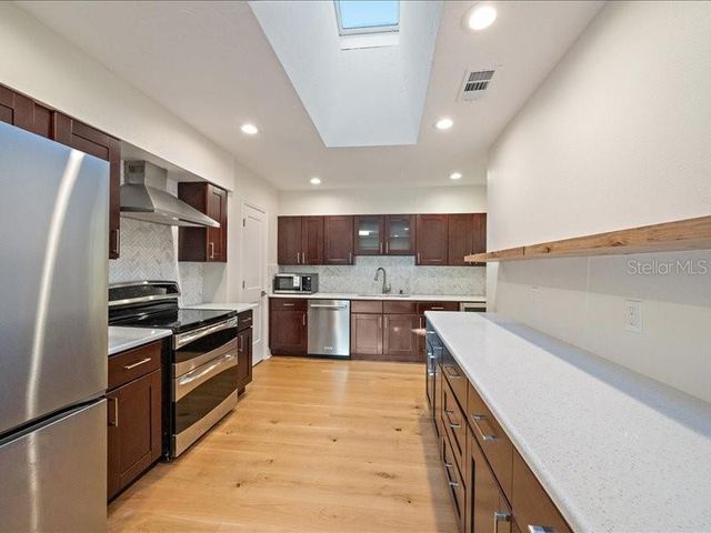 2492 WATERVIEW COURT, Sarasota, FL 34231