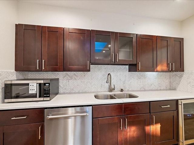 2492 WATERVIEW COURT, Sarasota, FL 34231