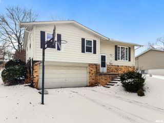 2232 W WARWICK Drive, Peoria, IL 61614