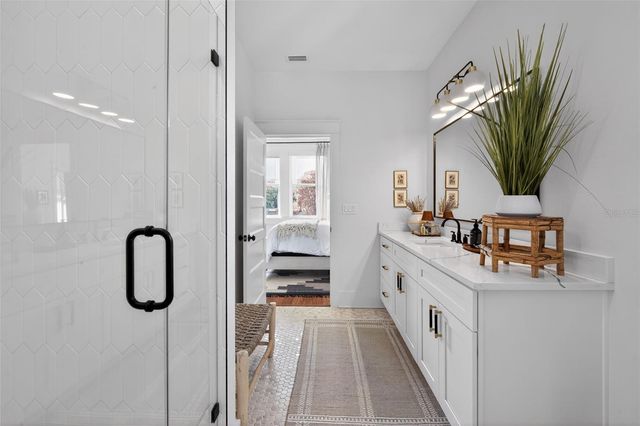 502 W NORTH BAY STREET, Tampa, FL 33603