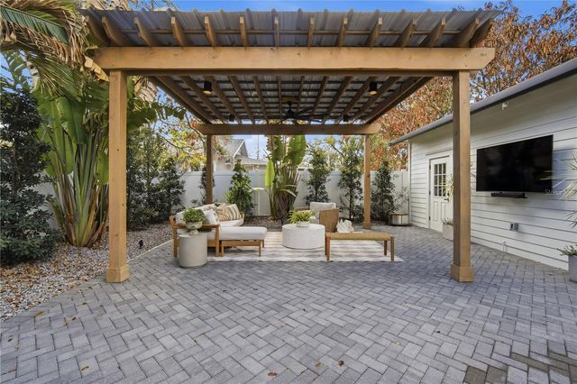 502 W NORTH BAY STREET, Tampa, FL 33603