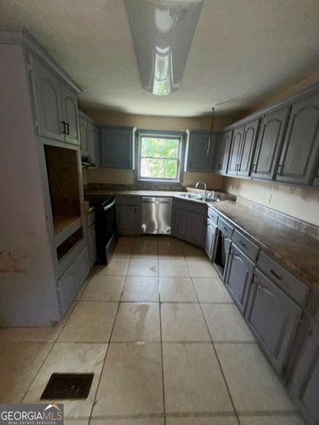 1557 Walnut Street, Macon, GA 31201