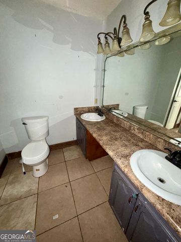 1557 Walnut Street, Macon, GA 31201
