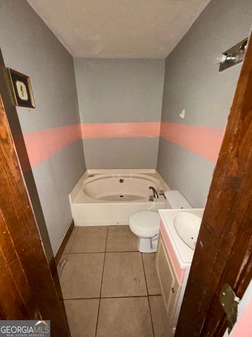 1557 Walnut Street, Macon, GA 31201
