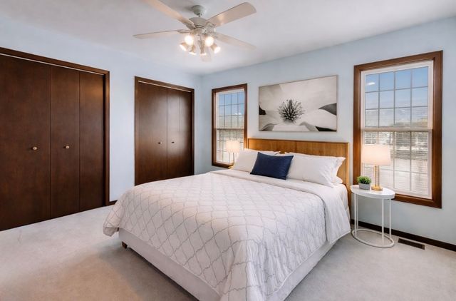 5020 Dukesberry Lane, Hoffman Estates, IL 60010