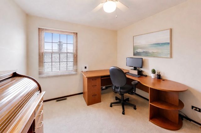 5020 Dukesberry Lane, Hoffman Estates, IL 60010