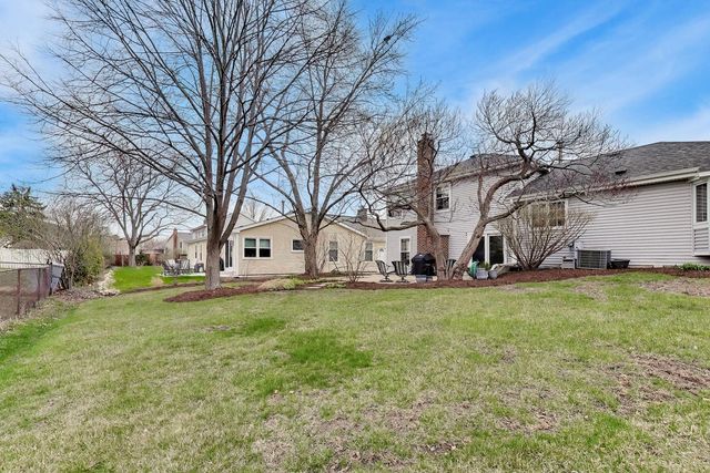 5020 Dukesberry Lane, Hoffman Estates, IL 60010