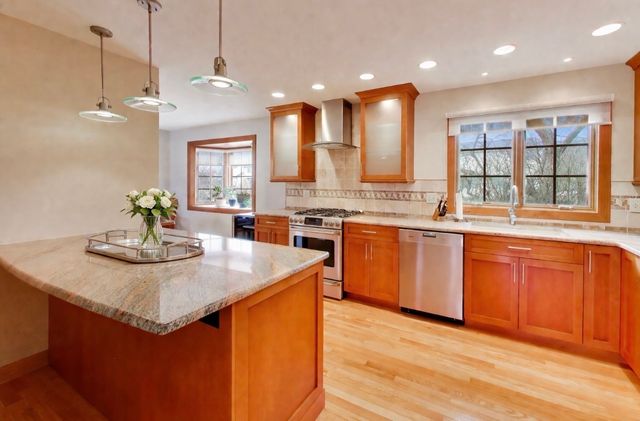 5020 Dukesberry Lane, Hoffman Estates, IL 60010