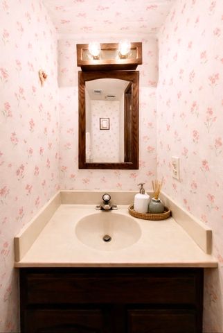 5020 Dukesberry Lane, Hoffman Estates, IL 60010