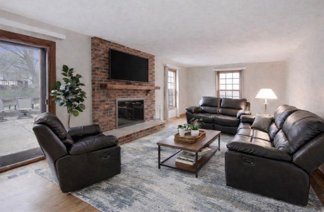 5020 Dukesberry Lane, Hoffman Estates, IL 60010