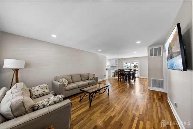 88 Wooding Avenue, Edison, NJ 08817