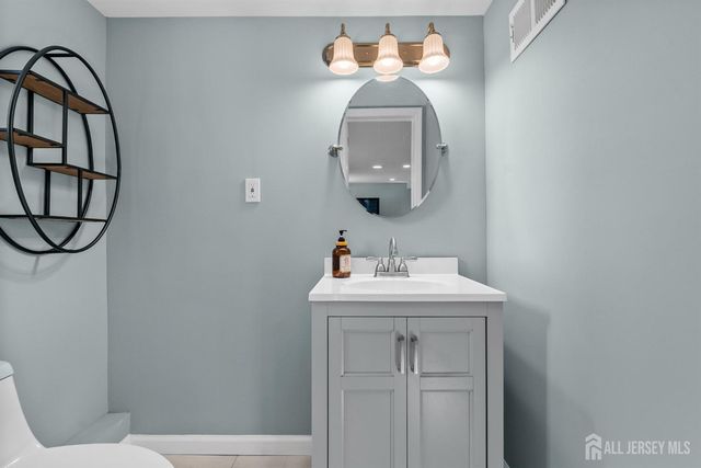 88 Wooding Avenue, Edison, NJ 08817