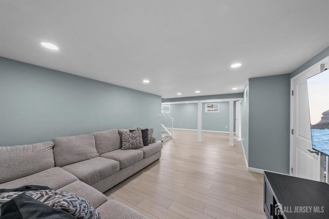 88 Wooding Avenue, Edison, NJ 08817