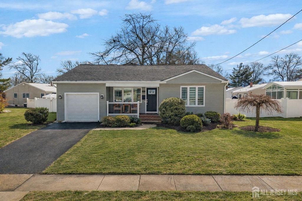 88 Wooding Avenue, Edison, NJ 08817