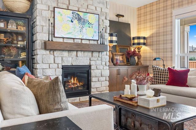 6981 N Maplestone Ave, Meridian, ID 83646