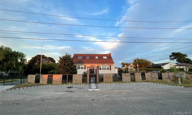 79 Grandview Drive, Shirley, NY 11967