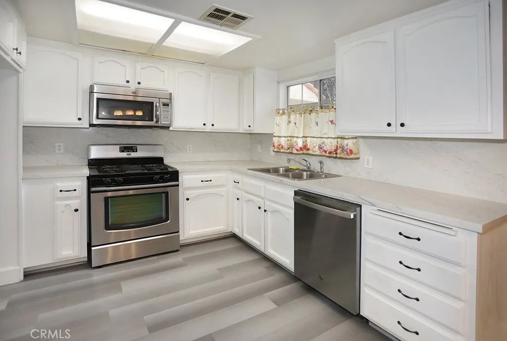 8032 Rose 13, Paramount, CA 90723