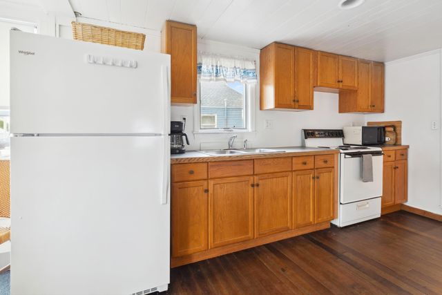13 Ocean Boulevard, Hampton, NH 03842