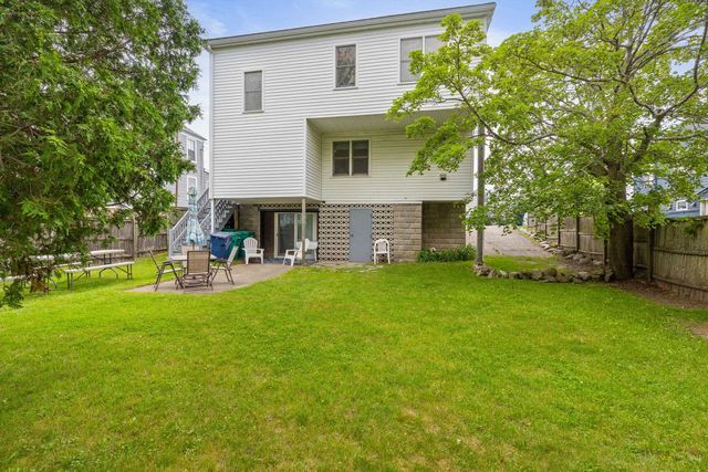 13 Ocean Boulevard, Hampton, NH 03842