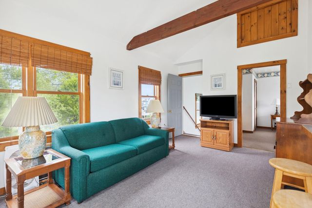 13 Ocean Boulevard, Hampton, NH 03842