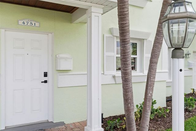 4751 COQUINA KEY DRIVE SE, St Petersburg, FL 33705