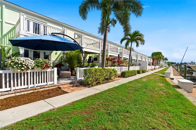 4751 COQUINA KEY DRIVE SE, St Petersburg, FL 33705