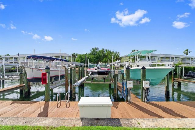 4751 COQUINA KEY DRIVE SE, St Petersburg, FL 33705