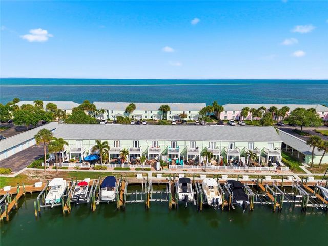 4751 COQUINA KEY DRIVE SE, St Petersburg, FL 33705
