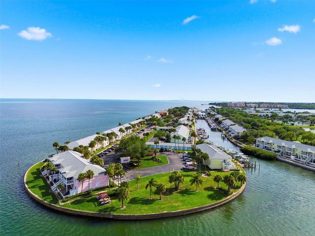 4751 COQUINA KEY DRIVE SE, St Petersburg, FL 33705