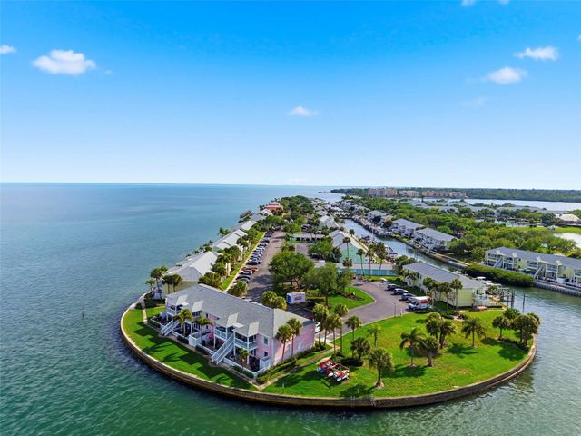 4751 COQUINA KEY DRIVE SE, St Petersburg, FL 33705