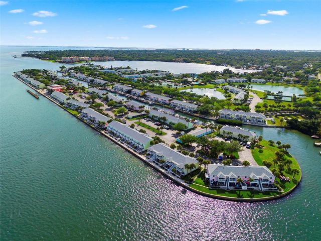 4751 COQUINA KEY DRIVE SE, St Petersburg, FL 33705