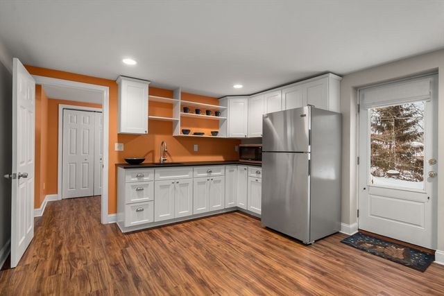 26 Jeffrey Road, Wayland, MA 01778