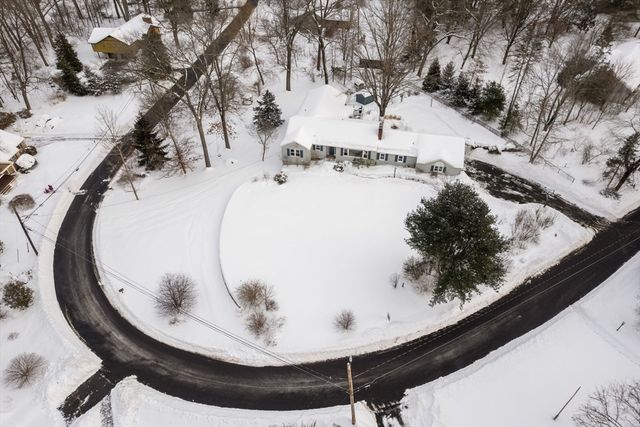 26 Jeffrey Road, Wayland, MA 01778