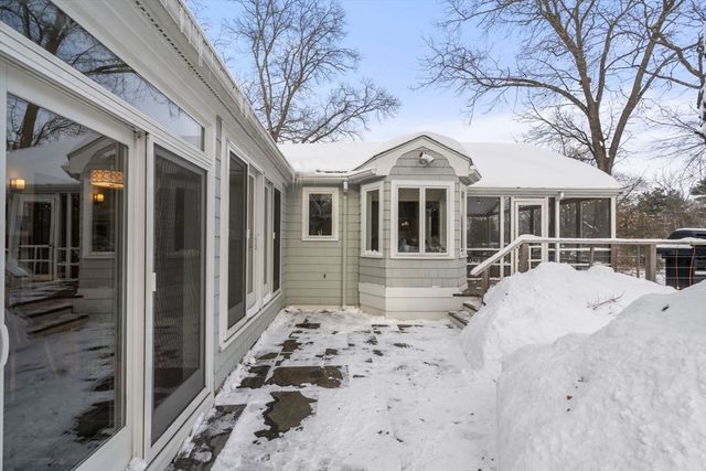 26 Jeffrey Road, Wayland, MA 01778