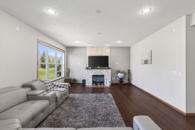 15275 Plumstone Drive, Eden Prairie, MN 55347