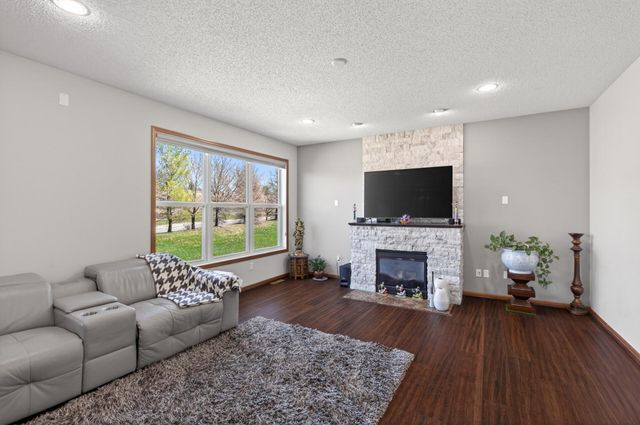 15275 Plumstone Drive, Eden Prairie, MN 55347